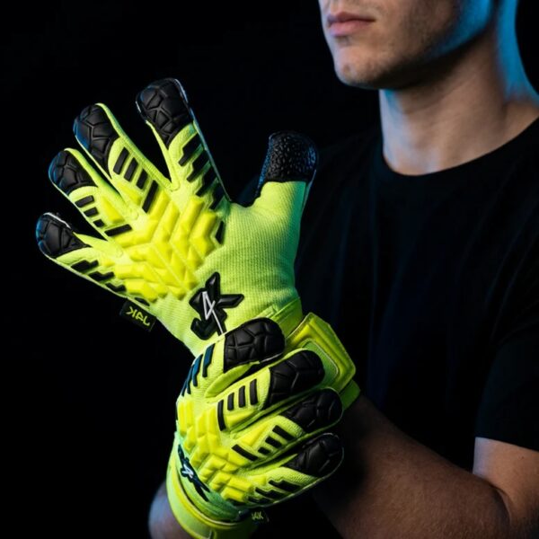 Best goalkeeper gloves for 3g